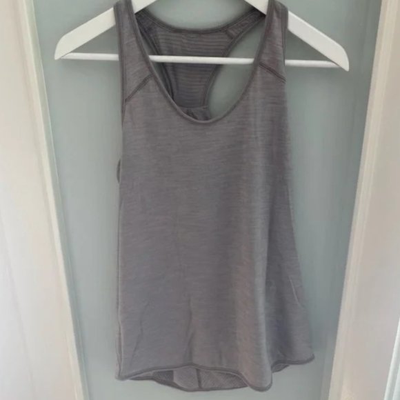 Lululemon Essential Tank - Picture 4 of 5